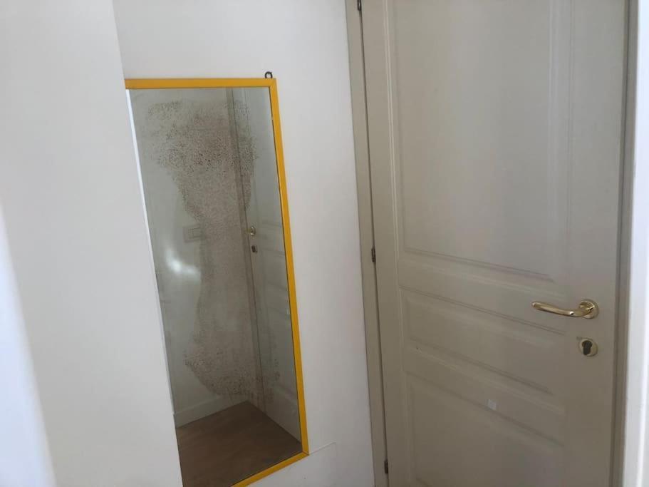 Lovely Independent Mini-Apartment In Central Рим Экстерьер фото