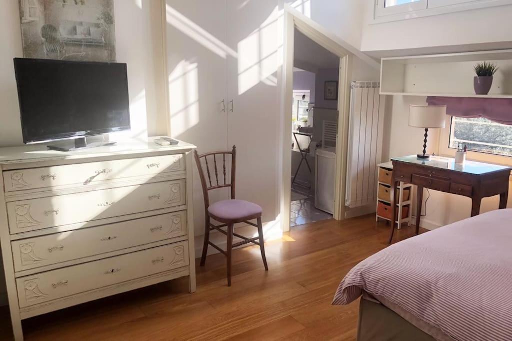Lovely Independent Mini-Apartment In Central Рим Экстерьер фото